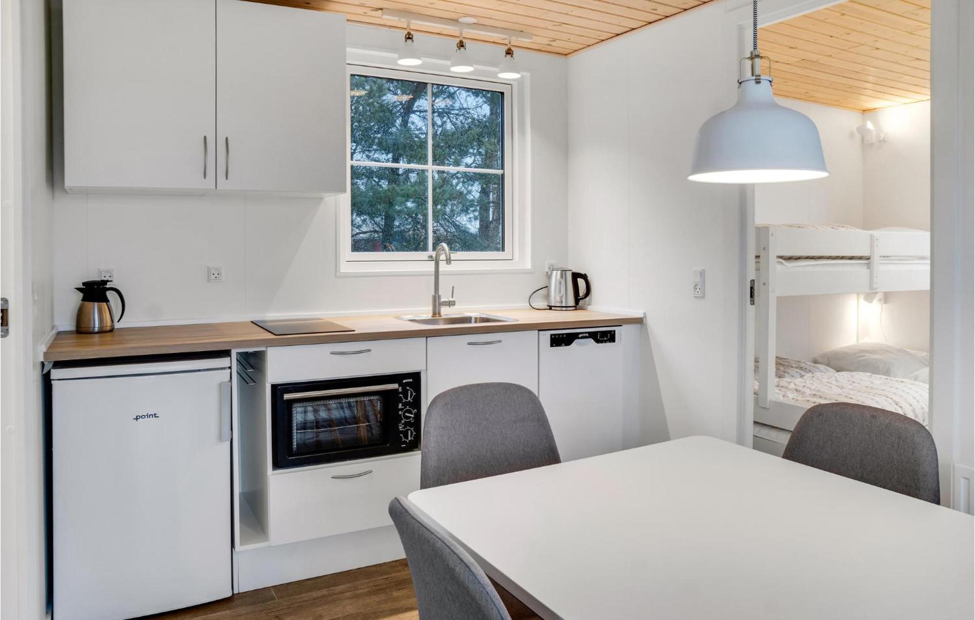 Amazing Apartment In Vaeggerlose With Kitchenette Bøtø By Bagian luar foto
